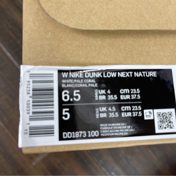 Nike Dunk Low Next Nature White/Pale Coral Sneakers New Woman size 6.5 - Picture 8 of 9